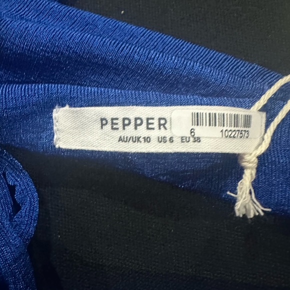 NWT SIZE 2/4/6/8 Peppermayo Blue Crop Top with Tie Front and Cut Out - Picture 6 of 9